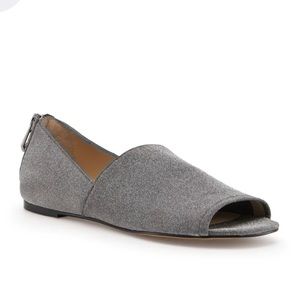Botkier Maxine flat in metallic gray